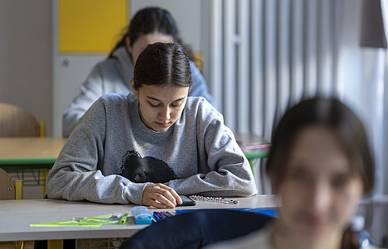 První kolo pijímacích zkouek na Stední odborné kole Drtinova v Praze. (11....
