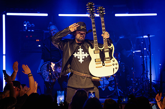 Skupina Lucie na speciálním koncertu v OX Club v Praze (9. dubna 2025)