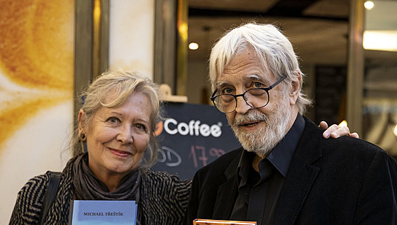 Helena T�e�tíková s man�elem Michaelem T�e�tíkem (2022)