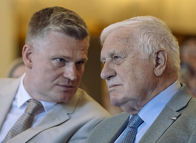 Pirát silnic proti Pirátům? Tahoun Motoristů předvedl, že v éře sociálních sítí nastolovat agendu umí