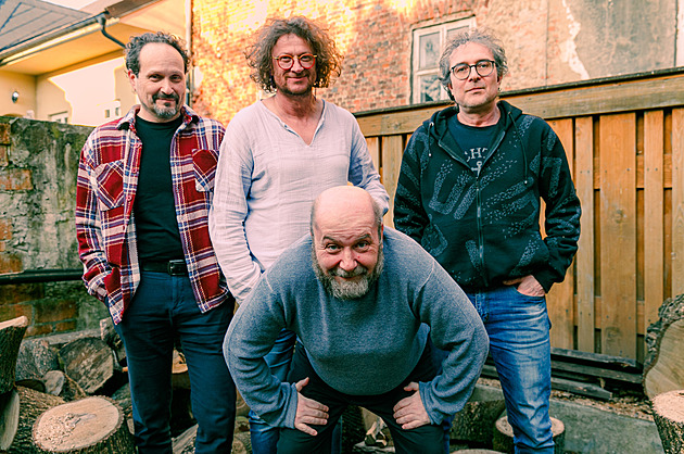 Skupina Tak co? vydala nové album Ministr nitra. Na snímku jsou zleva...