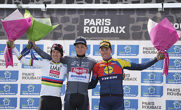 Nejdřív káva, potom trénink. Pogačar před Paříž–Roubaix ukázal další talent