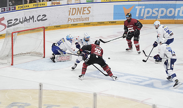 ONLINE: Sparta - Kometa 0:3. Zbořil vymíchal Kořenáře, hosté jsou blízko finále