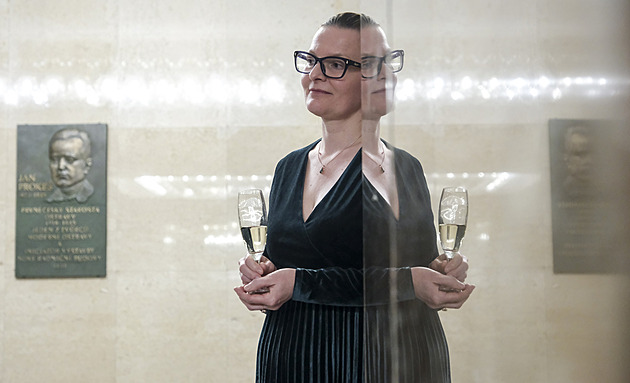 editelka Archivu msta Ostravy Mgr. Hana ústková pi vernisái výstavy Co...