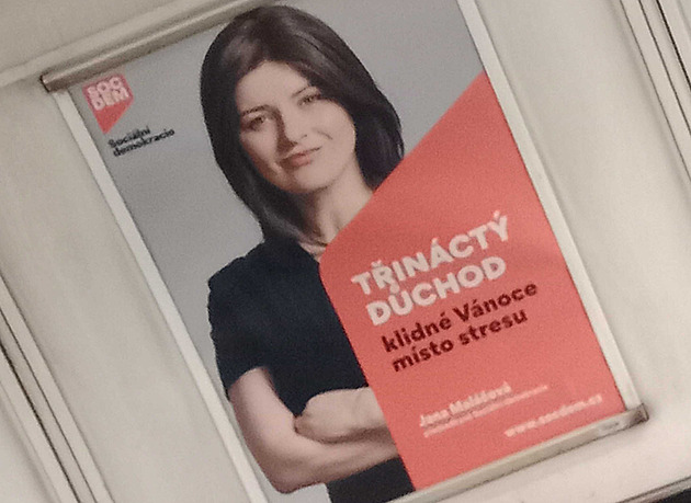 Maláčová o Velikonocích slibuje klidné Vánoce, plakáty nasadili i Motoristé sobě