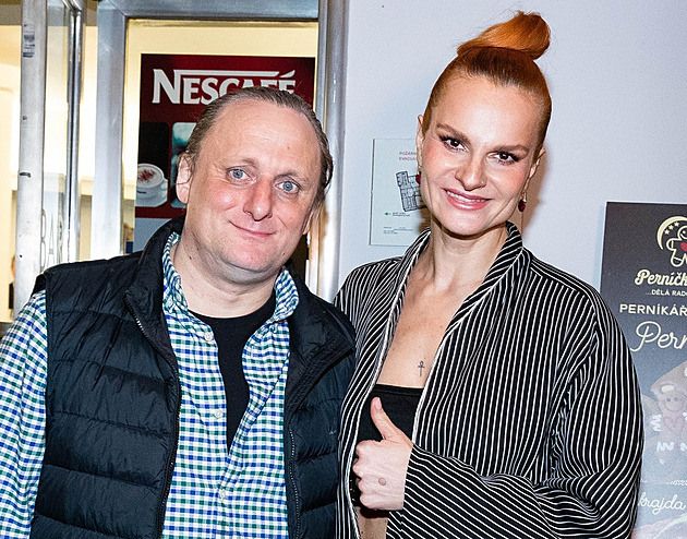 Svatbu jsme si vymysleli, říká Lukáš Pavlásek o sňatku s Pazderkovou