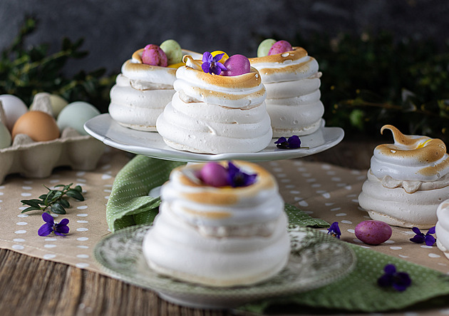 Velikonoční mini Pavlova podle Žanety Kleinové