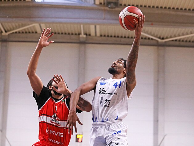 Olomouc, NBL çeyrek finallerinde, Pardubice'nin saldırısı kesinlikle CARTER'ı kesti