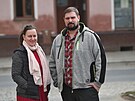 Opavt ineni Petr Blaek a Barbora Barteck e pote s domy, je v z...