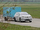 �pioná�ní snímky prototypu sedmimístného elektrického SUV �kody vycházejícího...