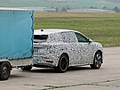 �pioná�ní snímky prototypu sedmimístného elektrického SUV �kody vycházejícího...