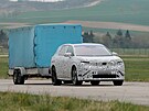 �pioná�ní snímky prototypu sedmimístného elektrického SUV �kody vycházejícího...