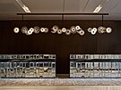 Lobby hotelu s recepc nov otevenho hotelu Fairmont Golden Prague (2025)