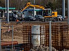 Pestavba hradeck kiovatky Mileta m za sebou tetinu prac. (2. dubna 2025)