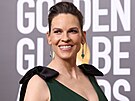 Hilary Swanková na Zlatých glóbech (Los Angeles, 10. ledna 2023)