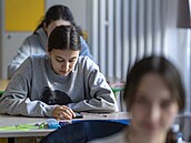 První kolo p�ijímacích zkou�ek na St�ední odborné �kole Drtinova v Praze. (11....