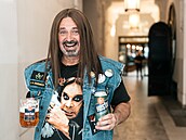 Martin Dejdar jako Ozzák s pivem Husan (15. dubna 2025)