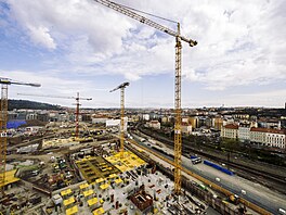 Nový kampus nabídne výhled na �adu pra�ských dominant. Jednou z nich je i...