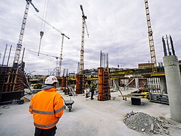 Nová budova �eské spo�itelny bude stát na brownfieldu u Smíchovského nádra�í....