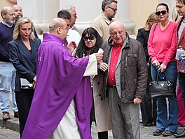 Poslední rozlou�ení s Ani�kou Slová�kovou je u konce. Jako první vy�la z...