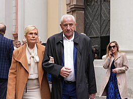 Poslední rozlou�ení s Ani�kou Slová�kovou je u konce. Na snímku Helena...