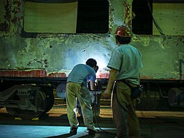 Architekti nemohli zam�nit �ádný konstruk�ní profil vlaku ani vlo�it st�e�ní...