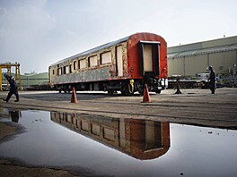 Nejprve tu byl smutný fakt, �e stávající jídelní vozy nedostate�n�...
