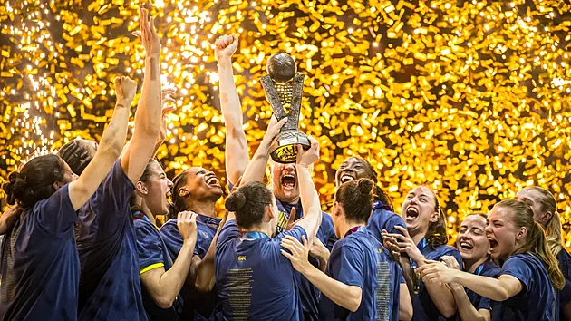 Cenný double pro české šampionky. Basketbalistky USK slaví zisk Superpoháru