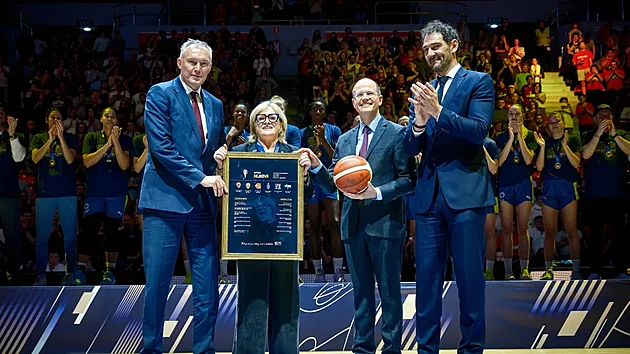Euroleague Finalleri: USK Prag Basketbol Oyuncuları İkinci Kez Şampiyonluğu Kazandı