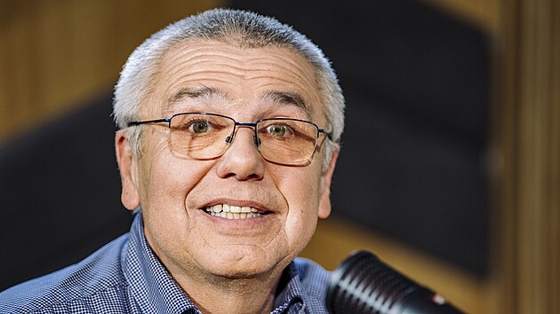 Hostem pořadu Rozstřel je Petr Panzner, vedoucí katedry imunologie na Lékařské... Hostem pořadu Rozstřel je Petr Panzner, vedoucí katedry imunologie na Lékařské...