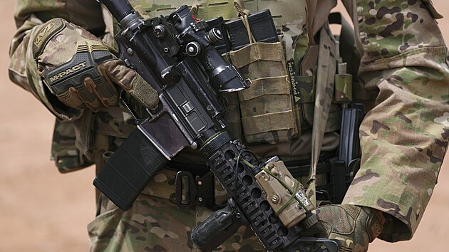 O bezpe�nost na hranic�ch s Mexikem se nov� star� americk� arm�da. (3. dubna 2025)