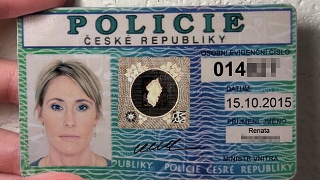 Fale�n� policist� pou��vaj� k manipulaci ob�t� bankovn�ch podvod� fale�n� policejn� pr�kazy.
