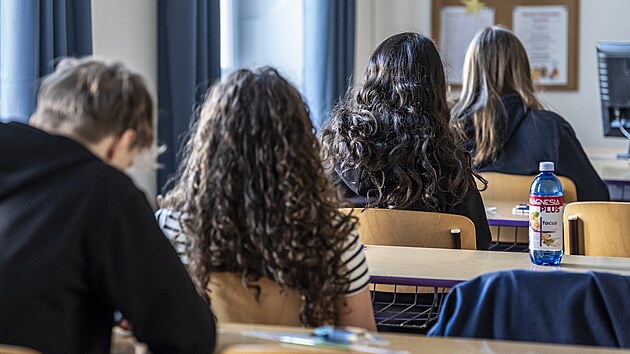 Prvn� kolo p�ij�mac�ch zkou�ek na St�edn� odborn� �kole Drtinova v Praze. (11. dubna 2025)