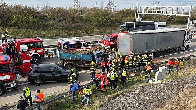 Hromadn nehoda zavela Prask okruh ve smru na Brno. (10. dubna 2025)