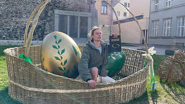 V Pardubicch padl nov rekord, u Zelen brny vznikl nejvt proutn ko v republice. (11.dubna 2025)