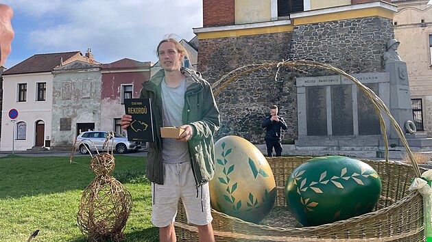 V Pardubicch padl nov rekord, u Zelen brny vznikl nejvt proutn ko v republice. (11.dubna 2025)