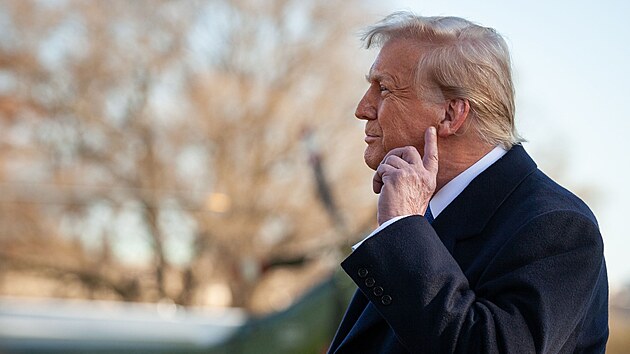 Trump odlt z Blho domu letadlem Marine One (21. bezna 2025)