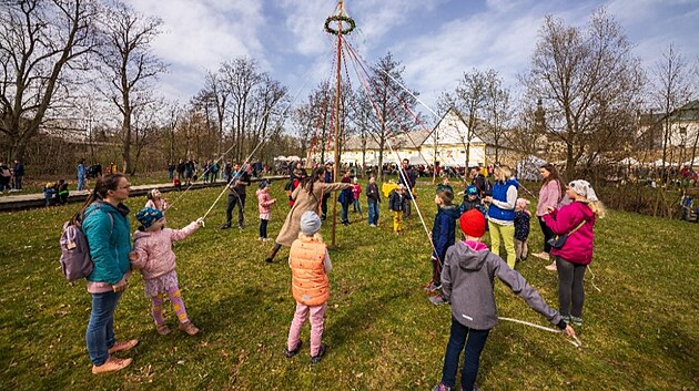 Sobotn velikonon program v Zmku r bude ve znamen tvoen, tradic i jarnch edukanch program.