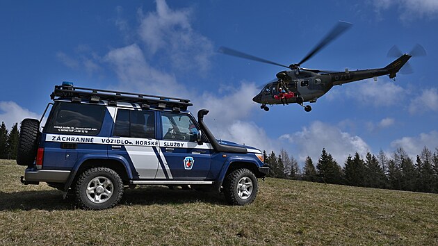 Tradin cvien s armdnmi piloty Leteck zchrann sluby se letos uskutenilo v Bublav.