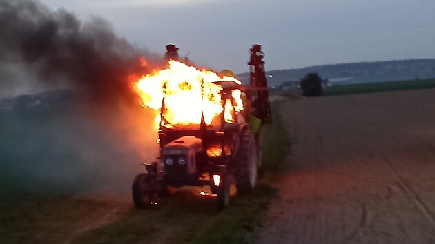 Por traktoru v Hubenicch na Krlovhradecku (15. dubna 2025)