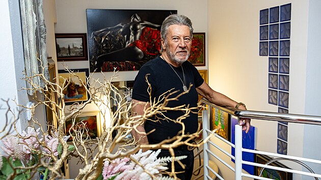  Sisin man�el Juraj Lelkes je �sp�n� podnikatel, kter� si potrp� na extravagantn� luxus.