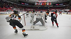 N�mecké hokejistky Tabea Botthofová, Daria Gleissnerová, branká�ka Sandra...