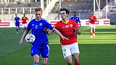 Momentka z druholigového zápasu fotbalist Zbrojovky Brno (v erveném Lucas...