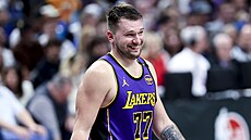 Luka Don�i� z LA Lakers b�hem utkání s Dallas Mavericks.