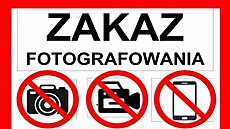 Polská tabule oznamující zákaz fotografování.