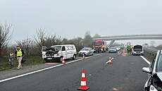 Jedenáct vozidel havarovalo ve st�edu ráno na dálnici D6 na pátém kilometru ve...