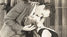 Mu�i vyznávají lásku d�ív ne� �eny, �íká studie. Co to v�ak znamená, vy�aduje...