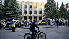Demonstrace na podporu konfiskace ruského majetku a proti �í�ení ruské kultury...
