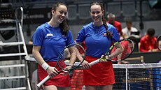Tereza Valentová (vlevo) a Dominika �alková p�ed záv�re�nou �ty�hrou v...