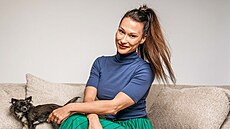 Influencerka, fitness trenérka, aktérka vtipných internetových klip� a n�kdej�í...